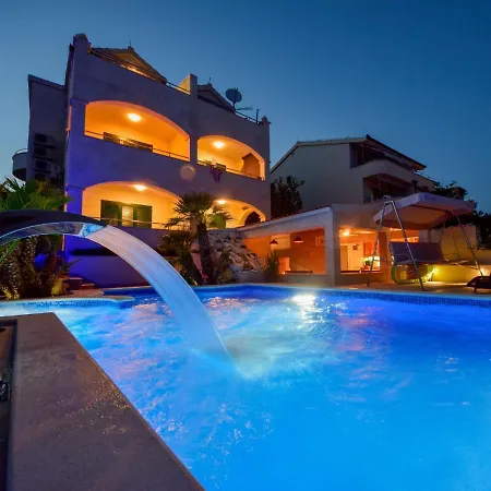 Andjelka-2 By Interhome Τρογκίρ